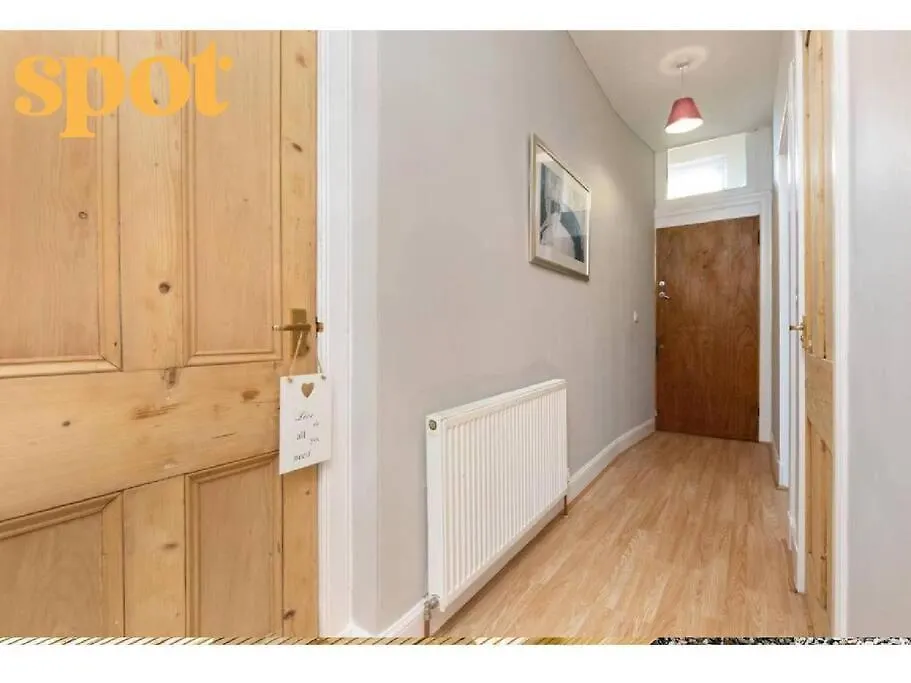 Spacious Ground Floor-2Br-2Ba Apartment Edinburgh