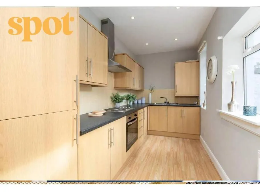 Spacious Ground Floor-2Br-2Ba Apartment Edinburgh