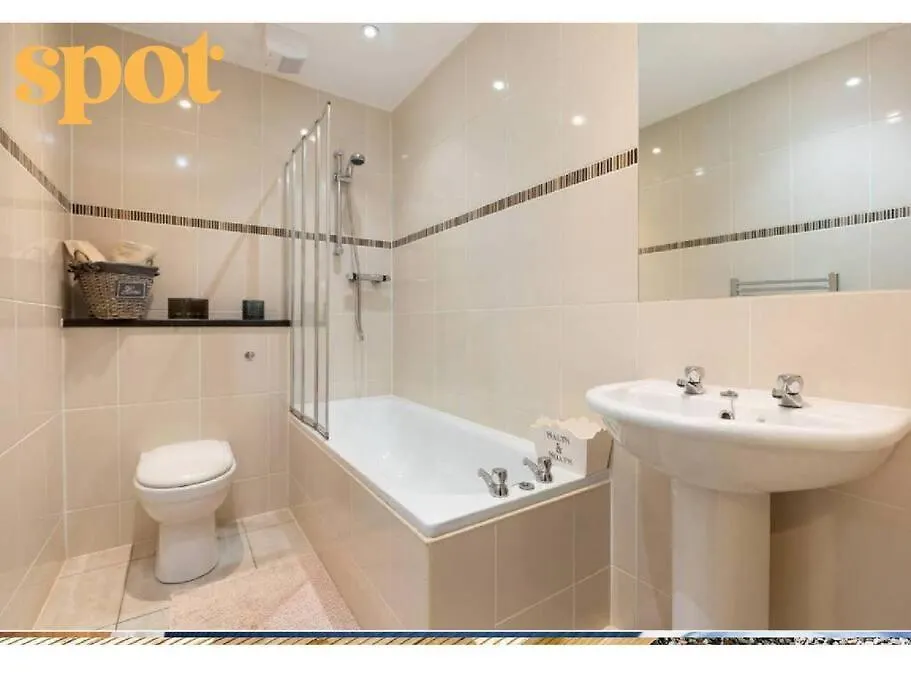 Spacious Ground Floor-2Br-2Ba Apartment Edinburgh