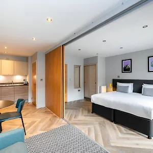 4* Aparthotel Staycity West End