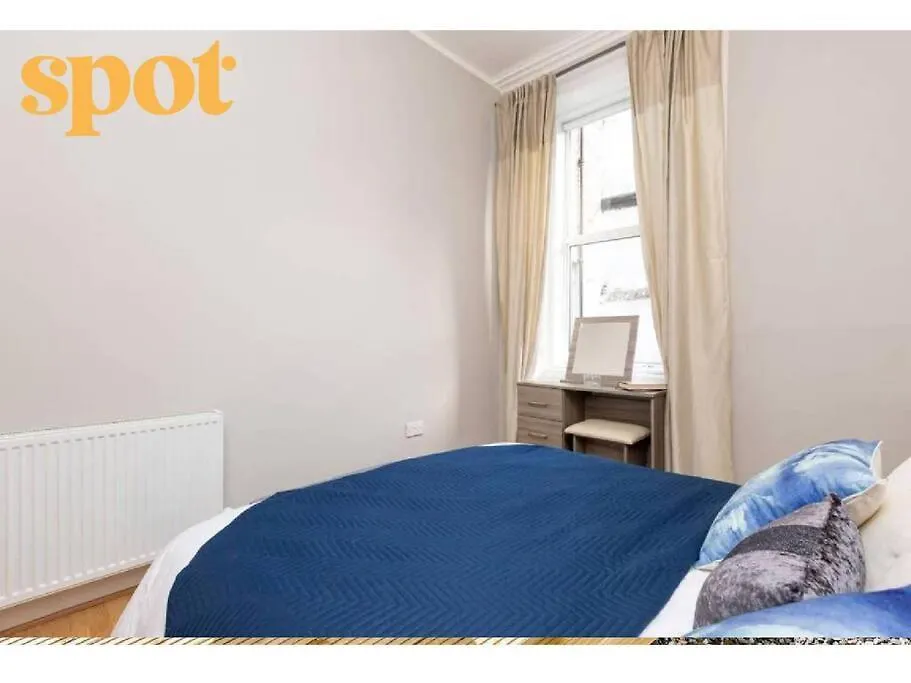 Spacious Ground Floor-2Br-2Ba Apartment Edinburgh 0*,